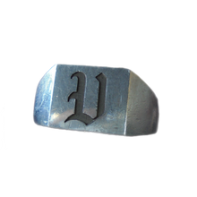 Load image into Gallery viewer, VillA “V” Ring
